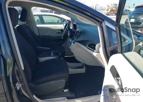 2020 Chrysler Pacifica Touring from USA, damaged, VIN 2C4RC1FG7LR222666